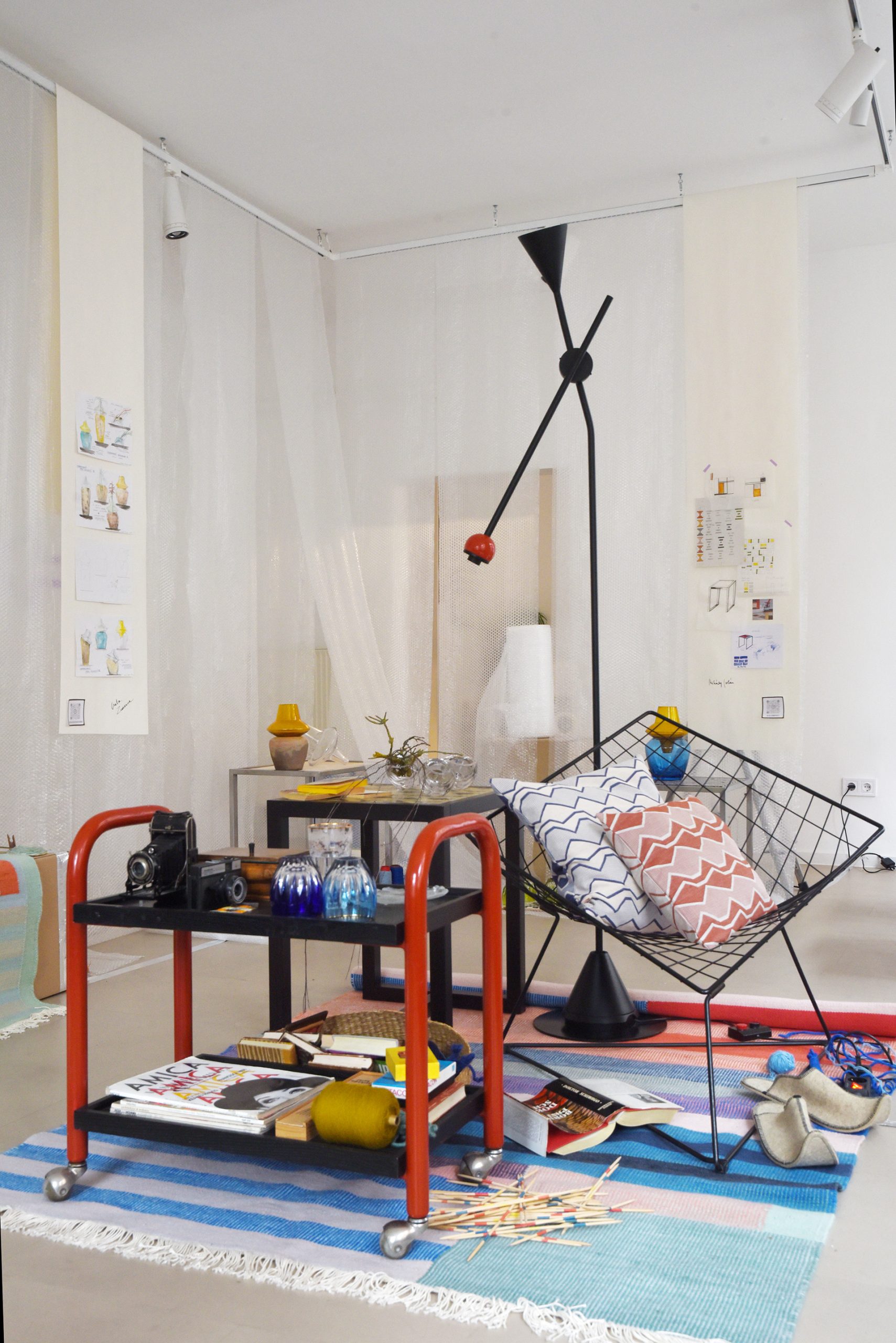 ÜVEG × SZŐTTES × OTTHON Pop-up kiállítás Mihály Jolán, Csala Zsuzsa és Ujváry Berta munkáiból